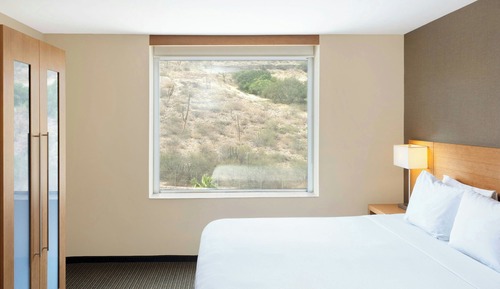 Habitación Deluxe, 1 cama de matrimonio grande con sofá cama, vistas al campo de golf