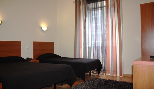 Habitación con 2 camas individuales