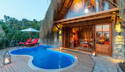 Honeymoon Deluxe Room