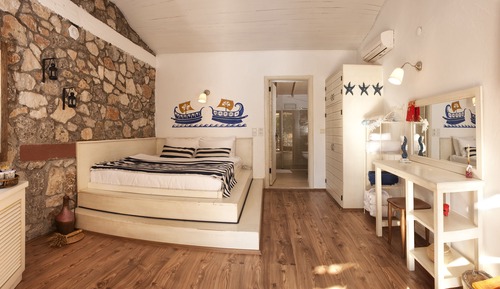 Stone House with Jetted Tub