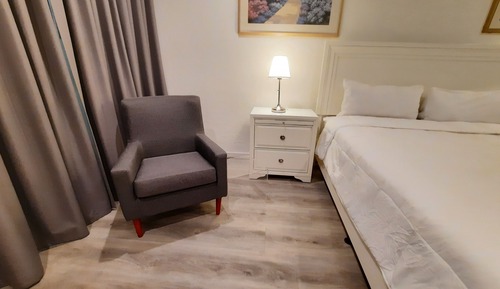 Estudio, 1 cama de matrimonio grande