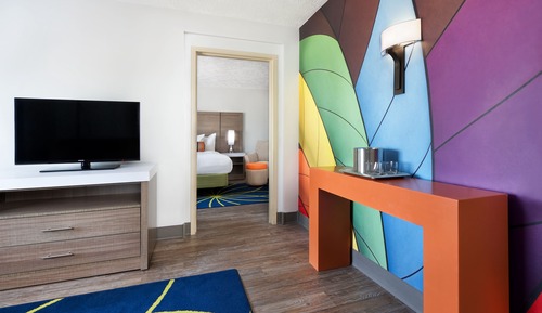 Suite, 1 cama de matrimonio grande, accesible en silla de ruedas (Transfer Shower)