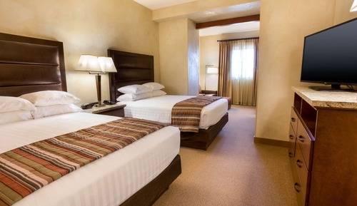 Habitación Deluxe, 2 camas de matrimonio, frigorífico y microondas