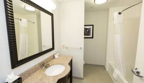 Habitación, 2 camas de matrimonio, accesible para personas con discapacidad (Hearing)