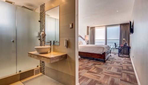 Suite junior, 1 cama de matrimonio grande, no fumadores (Oceanfront View)
