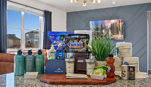 Casa, varias camas, cocina, vistas al jardín (622 W. Laurel St. - Upper)