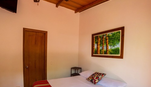 Habitación estándar doble, baño privado, planta baja (Manglar Doble)