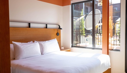 Habitación, 1 cama de matrimonio grande, balcón, vistas a la piscina