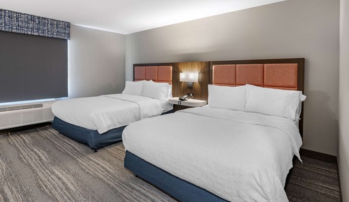 Habitación, 2 camas de matrimonio, accesible para personas con discapacidad (Mobility & Hearing)