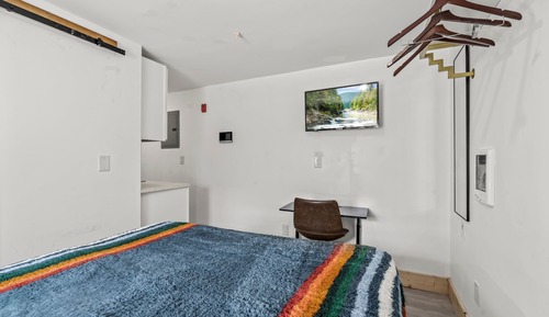 Estudio económico, 1 cama doble, no fumadores, vistas a la ciudad
