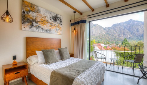 Habitación superior con vista al Tepozteco