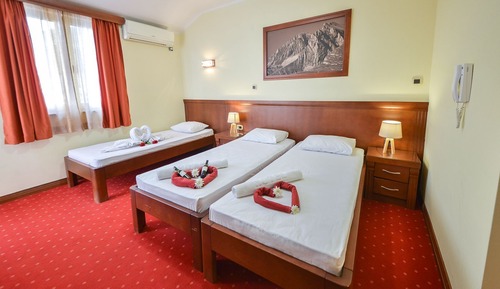 Habitación triple superior, terraza, vistas al mar