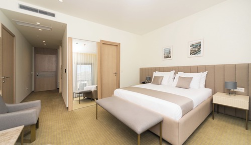 Habitación estándar con 1 cama doble o 2 individuales