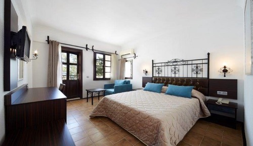 Habitación estándar con 1 cama doble o 2 individuales