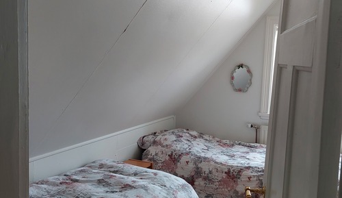 Habitación económica con 1 cama doble o 2 individuales
