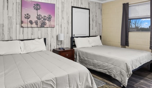 Habitación básica, 2 camas de matrimonio