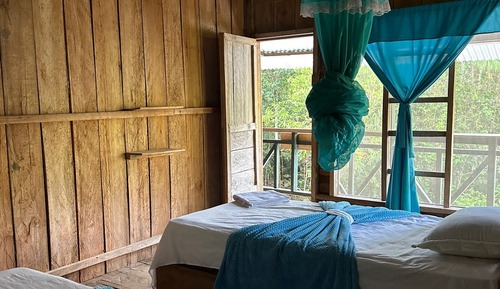 Habitación tradicional con 2 camas individuales