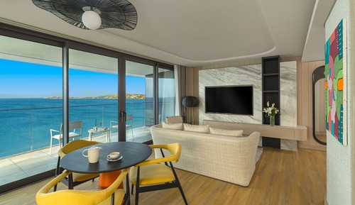 Suite, vistas al mar, en esquina