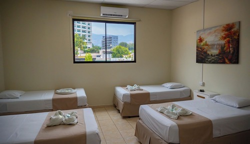 Habitación cuádruple estándar, varias camas, no fumadores