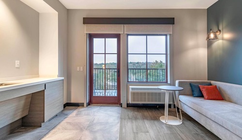 Suite, 2 camas de matrimonio, accesible para personas con discapacidad, no fumadores (Balcony)