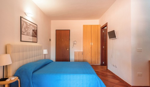 Apartamento, varias habitaciones, balcón
