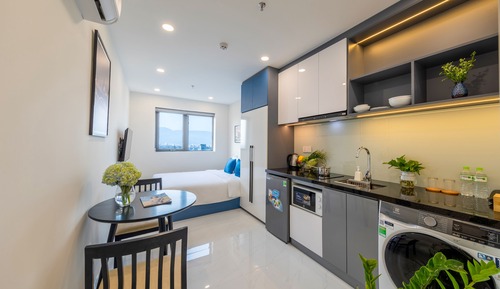 Estudio básico, cocina básica, vistas a la montaña