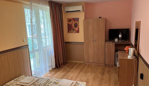 Habitación básica con 1 cama doble o 2 individuales