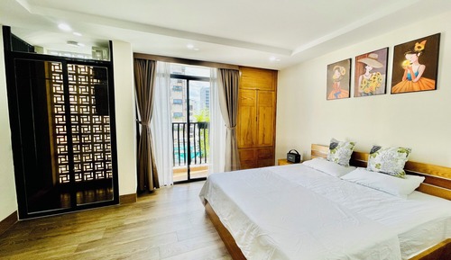 Deluxe Apartment, 1 King Bed, Balcony, City View