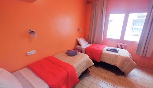 Habitación clásica con 2 camas individuales