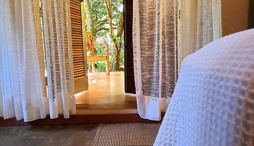 Suite Confort, baño privado, vistas parciales al lago