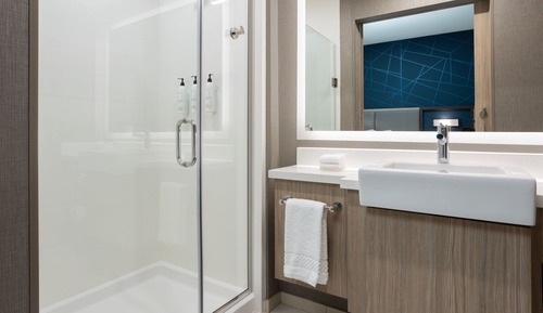 Suite, 1 cama de matrimonio grande (Mobility Accessible, Tub)