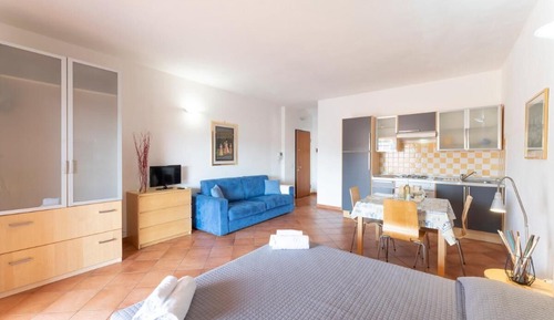 Apartamento, varias habitaciones, balcón