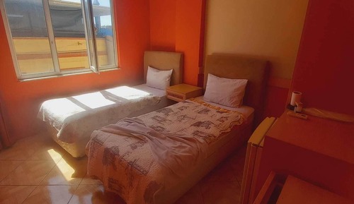 Habitación económica con 2 camas individuales, 1 habitación, vistas a la ciudad