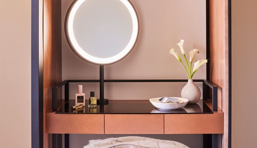 Habitación Premier, 1 cama de matrimonio grande, en una planta alta (Patron, Roll-in Shower)