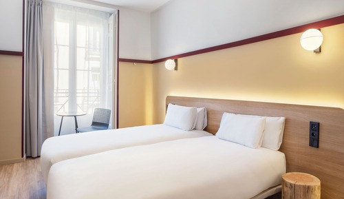 Habitación con 2 camas individuales, 2 camas individuales, vistas al patio