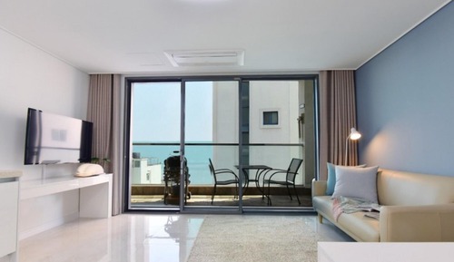 Room (Room 401 (Studio Ocean View))