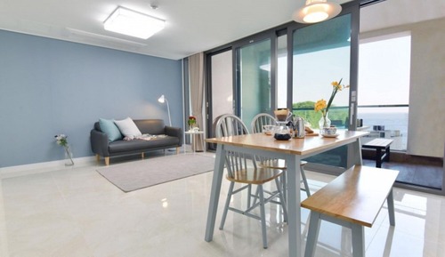 Room (Room 302 (Two room Ocean View))