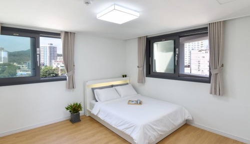 Room (Room 403 (Group Room Ocean View))