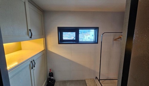 Room (B-301 (Living Room / Bedroom))