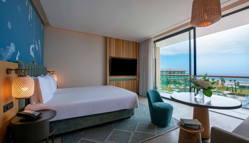 Habitación, 1 cama de matrimonio grande, vistas parciales al mar