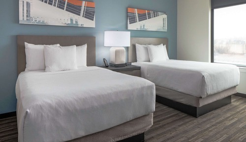 Suite estudio, accesible para personas con discapacidad (2 Queen Beds with Sofa Bed)