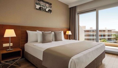 Habitación estándar, 1 cama de matrimonio con sofá cama, vistas al mar