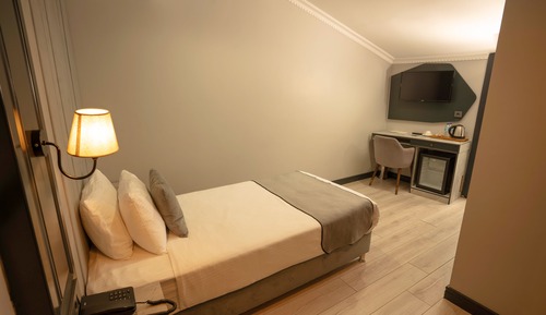 No Windows Economy Double Room