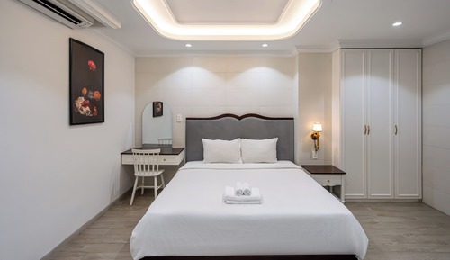 Suite (Basement)