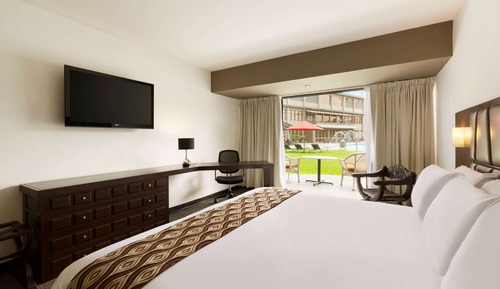 Habitación, 1 cama de matrimonio grande, no fumadores, vistas a la piscina