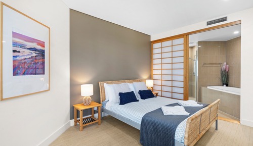 Apartamento ejecutivo, 2 habitaciones, terraza, vistas al jardín