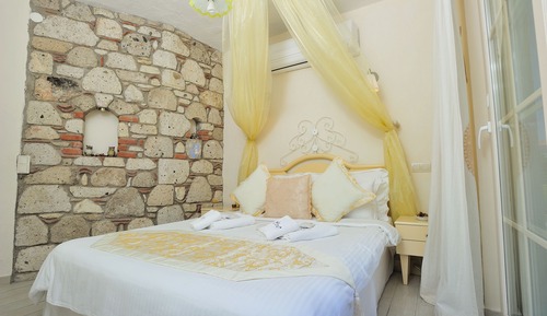 Habitación estándar con 1 cama doble o 2 individuales, 1 cama doble o 2 individuales, balcón