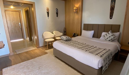 Lagoon Bungalow with Private Jacuzzi