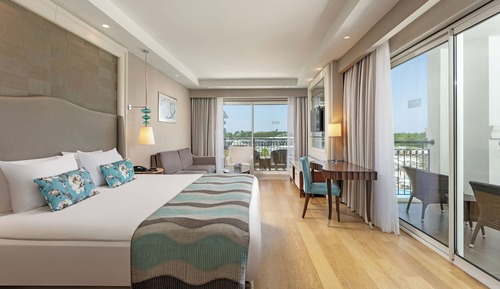 Riverside Room 12 +