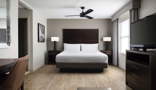 Habitación Premium, 1 cama de matrimonio grande (Mobility & Hearing, Roll-in Shower)